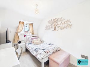 Bedroom- click for photo gallery